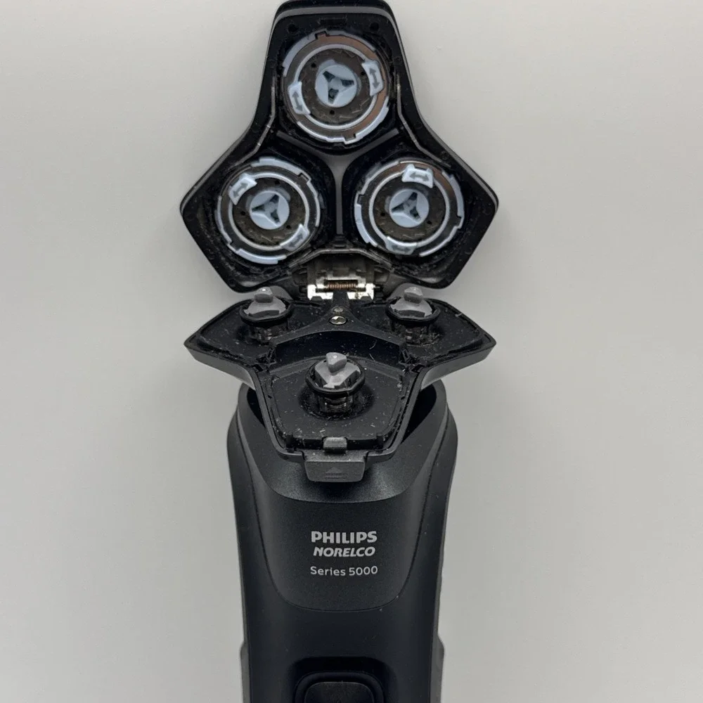 Philips Norelco Series 5000 Electric Shaver ONLY Rechargeable Wet & Dry S5588